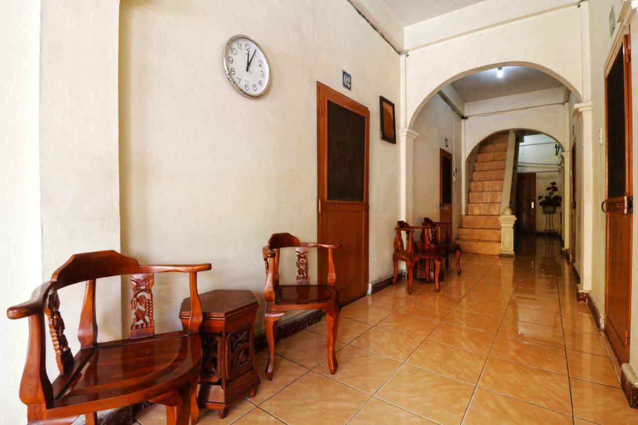 Wisma Yuli Syariah Hotell Medan Eksteriør bilde