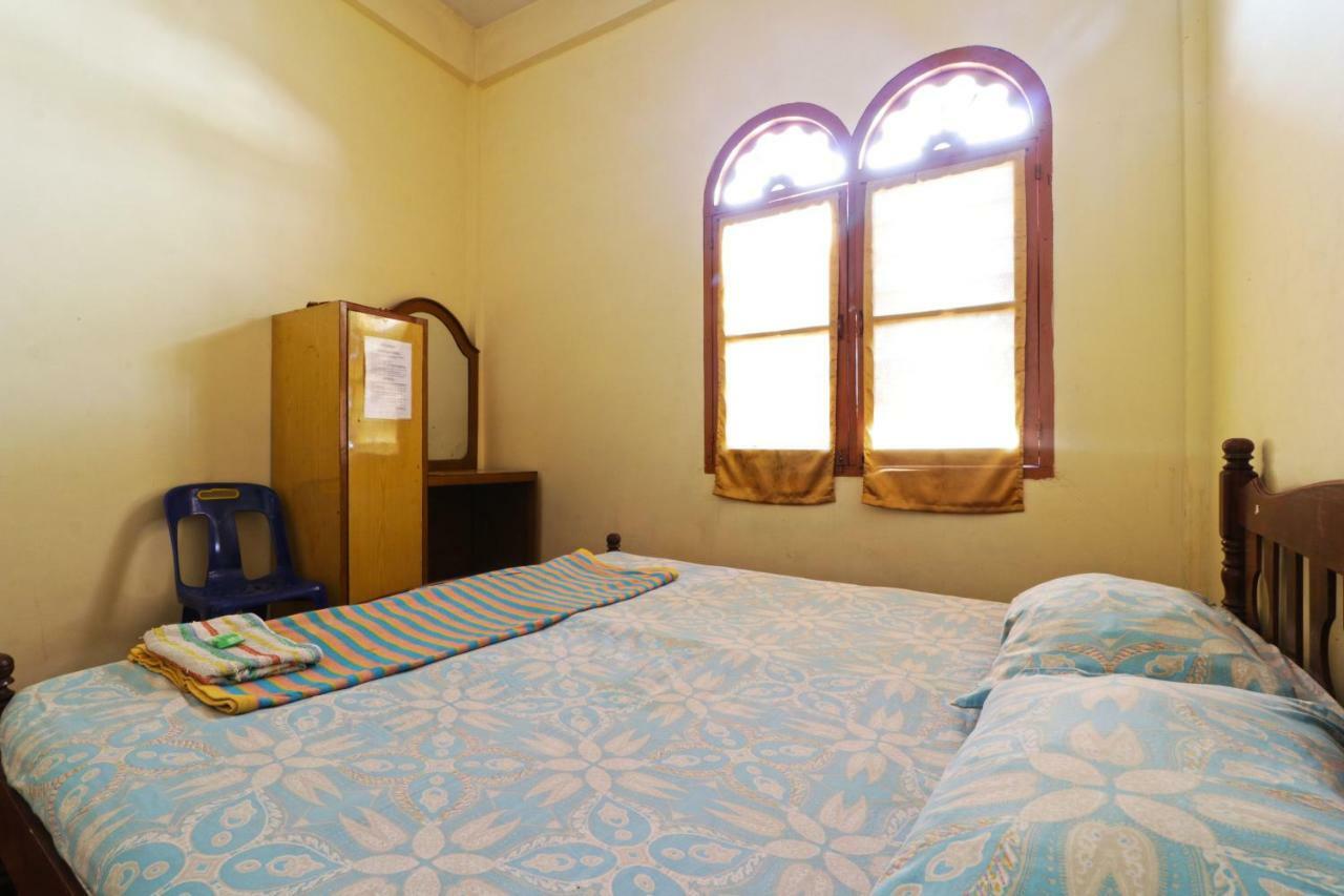 Wisma Yuli Syariah Hotell Medan Eksteriør bilde