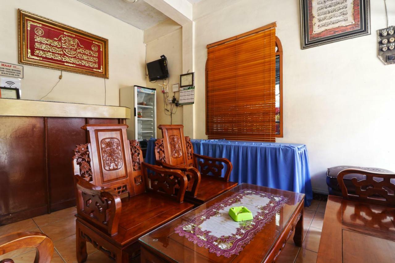 Wisma Yuli Syariah Hotell Medan Eksteriør bilde
